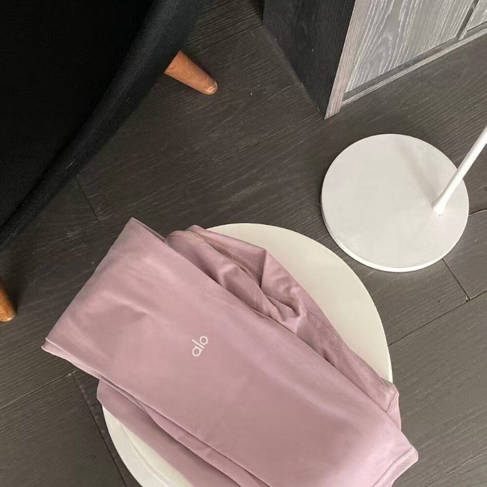 NWT Alo Yoga Leggings High-Waist Seamless Leggings - pink Leggings Size M